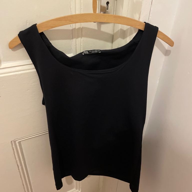 ZARA Black Sleeveless Top – Good Condition