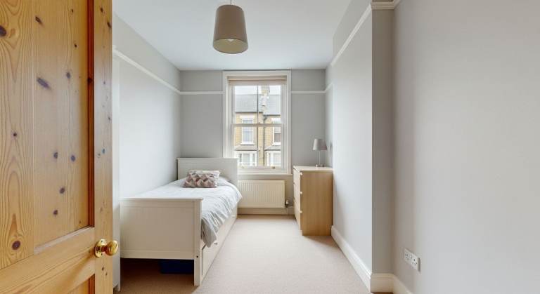 Bright Single Room in Stratford | 4 Min Walk to Leyton Tube | £700 PCM