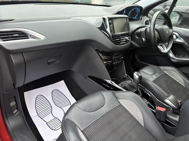 PEUGEOT 2008 1.2 PureTech Allure 2015