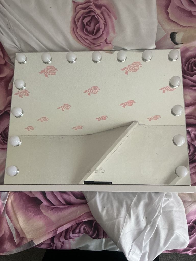 Vanity Mirror with Lights – White, Good Condition
