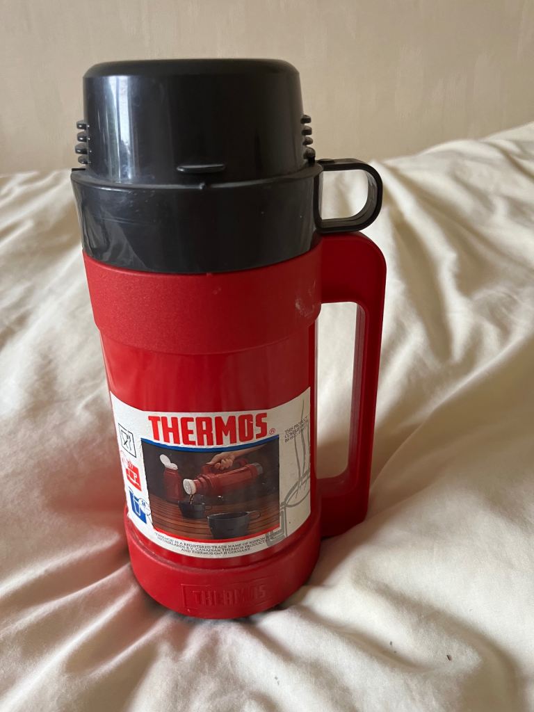 TRADITIONAL RED THERMOS FLASK WITH STOPPER AND CUP COMPLETE