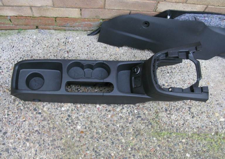 Fiesta mk7 / 7.5 centre console