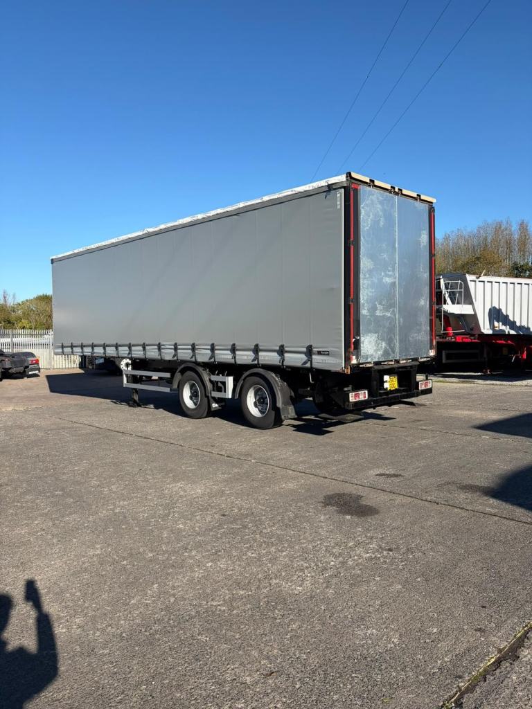 Curtainsider trailer urban 36 foot Moffet brackets Rear steering axle new