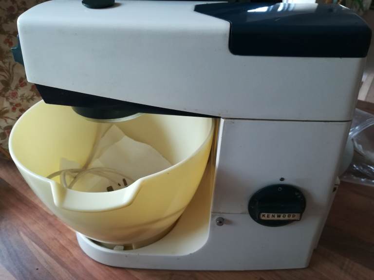 VINTAGE KENWOOD CHEF FOOD MIXER