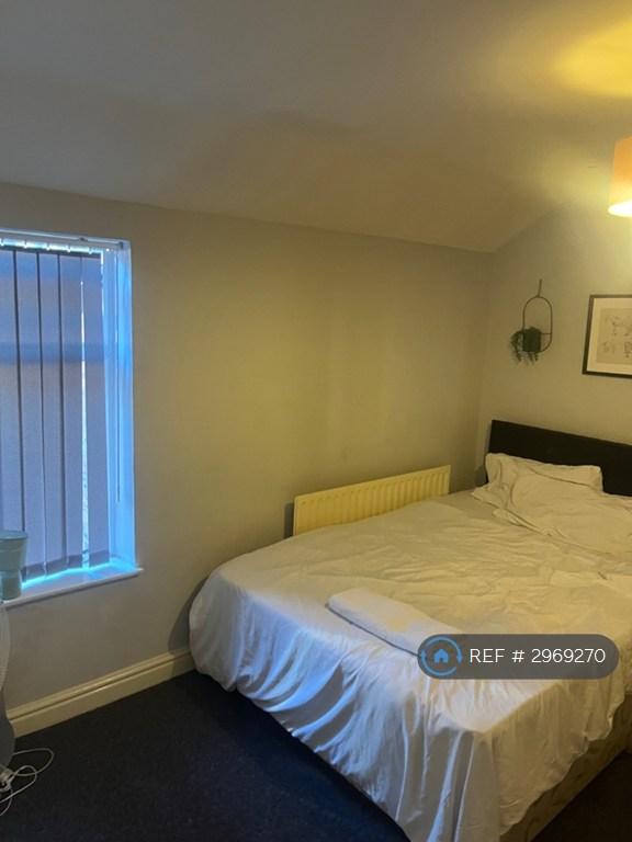3 bedroom flat in Welford Road, Leicester, LE2 (3 bed) (#2969270)