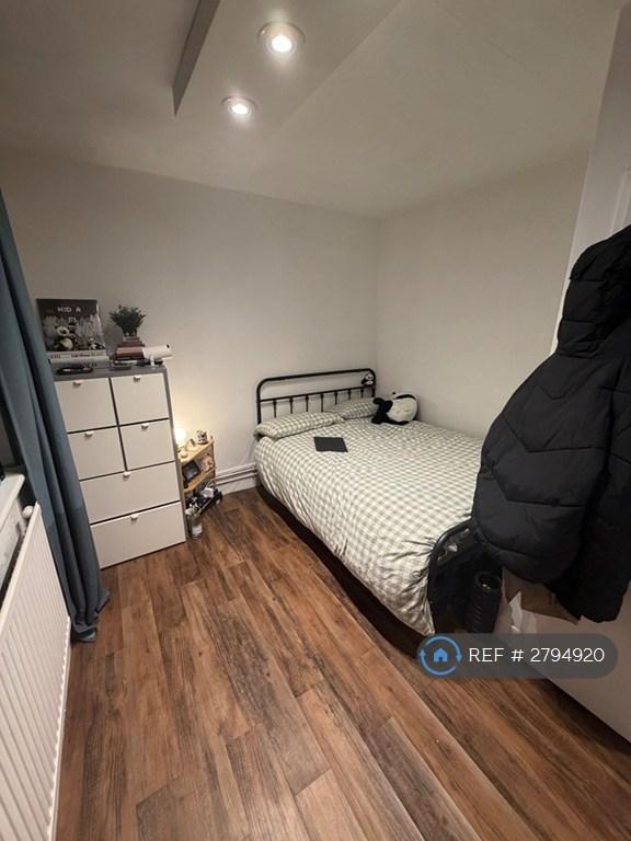 1 bedroom in Bruce House, London, W10 (#2794920)