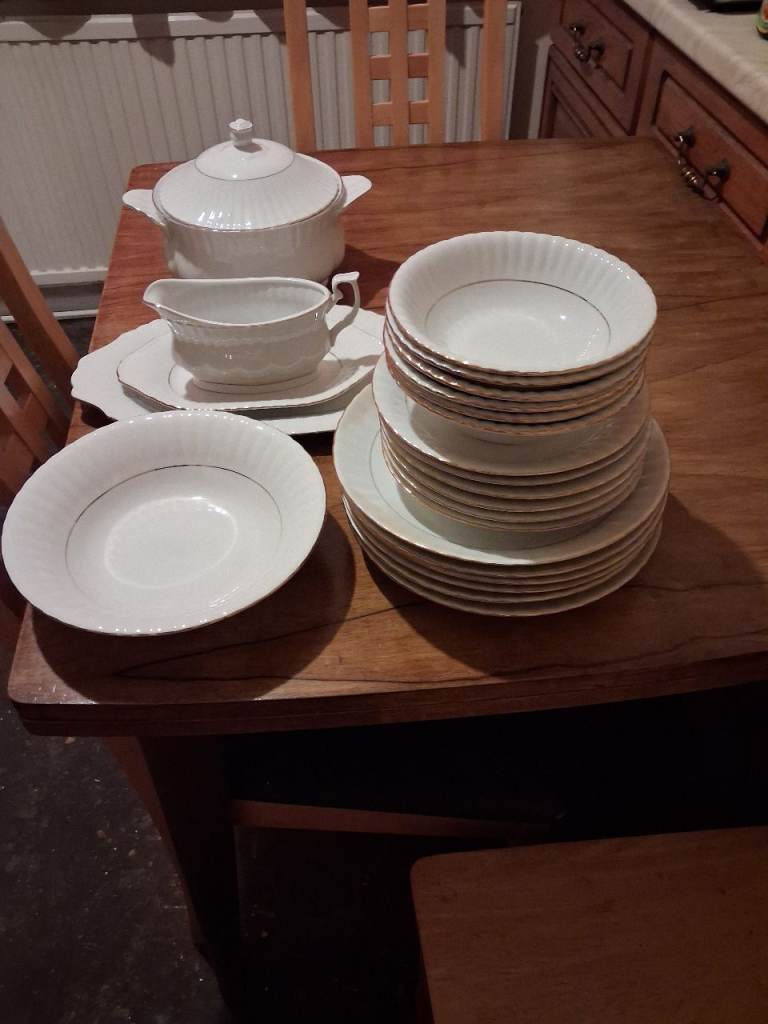 White Dinnerware Set