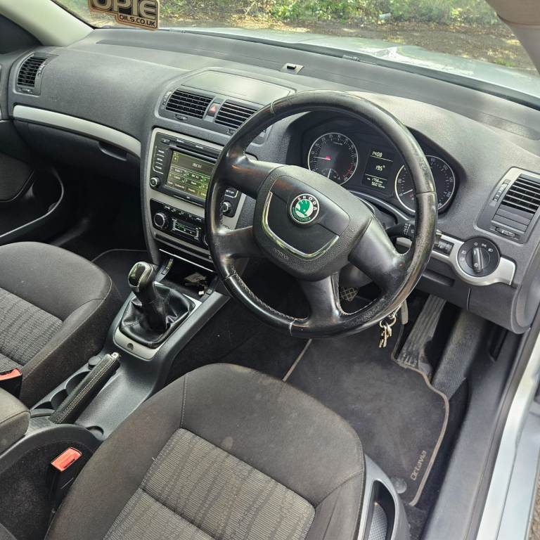 Skoda, OCTAVIA, Estate, 2011, Manual, 1598 (cc), 5 doors