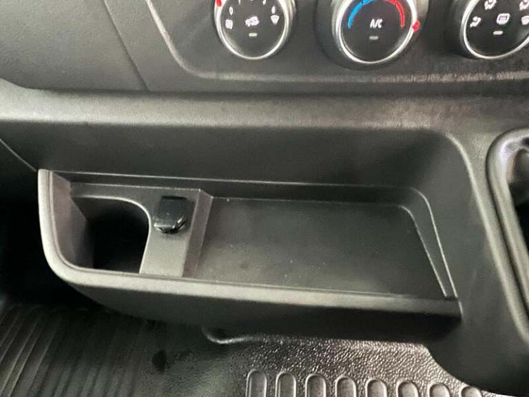 2023 Renault Master LM35dCi 135 Business+ Medium Roof Van PANEL VAN DIESEL Manual