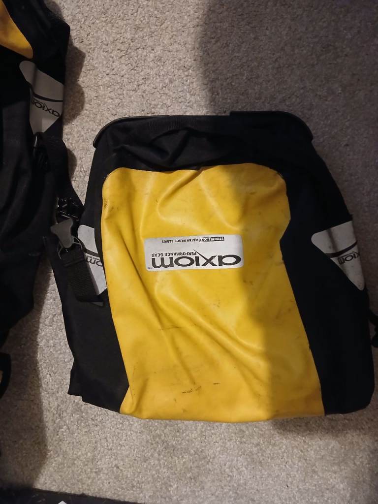Bicycle panniers