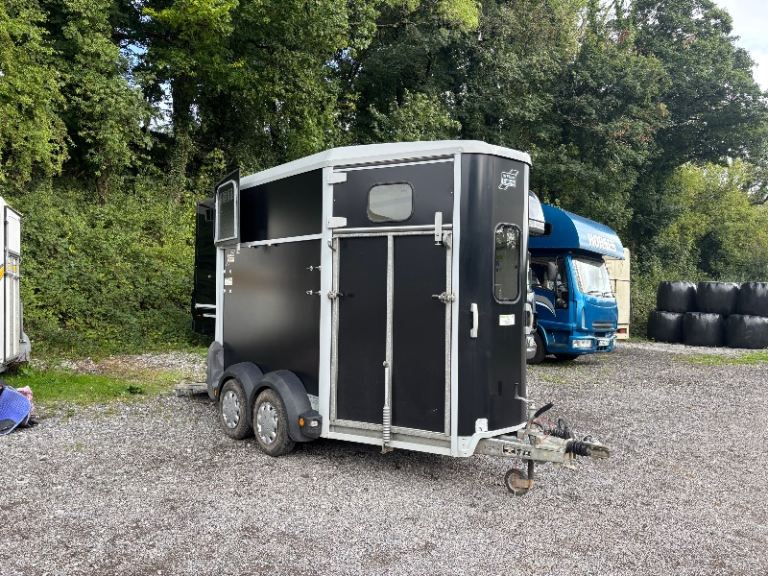 Ifor Williams HB506 horse trailer