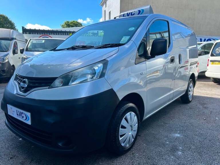 Nissan NV200 DCI SE + AIR CON = NO VAT + VERY LOW MILES