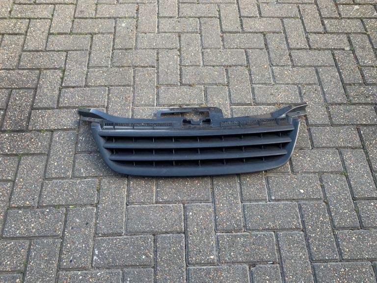 Volkswagen Touran/Caddy De-badged Grill