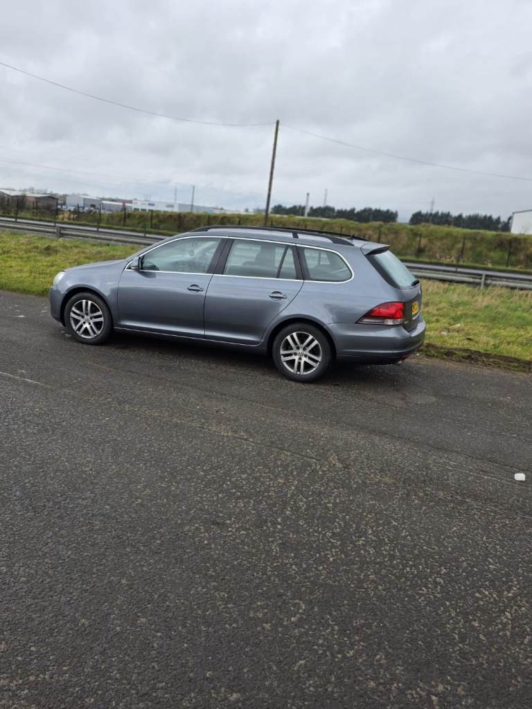 Volkswagen golf estate Low insurance group easy on fuel years mot 