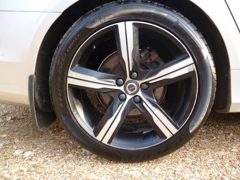 2020 Volvo V90 2.0 D4 R-Design Plus Auto Euro 6 (s/s) 5dr ESTATE Diesel Automatic