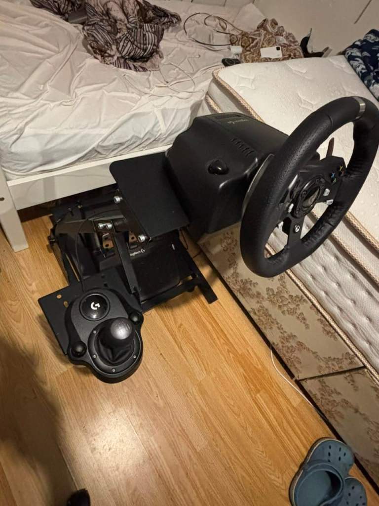 Logitech G920 Driving Force Wheel, Pedals & Shifter for Xbox/PC Gaming
