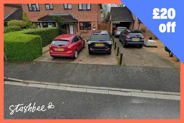 Parking Space to rent in Uxbridge (UB10) | Stashbee