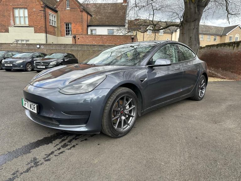 Tesla MODEL 3 STANDARD RANGE +