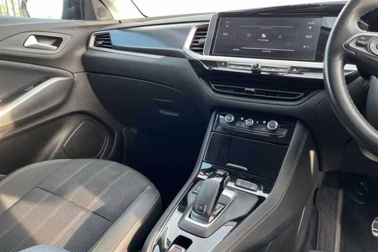 2023 Vauxhall Grandland 1.2 Turbo GS 5dr Auto HATCHBACK PETROL Automatic