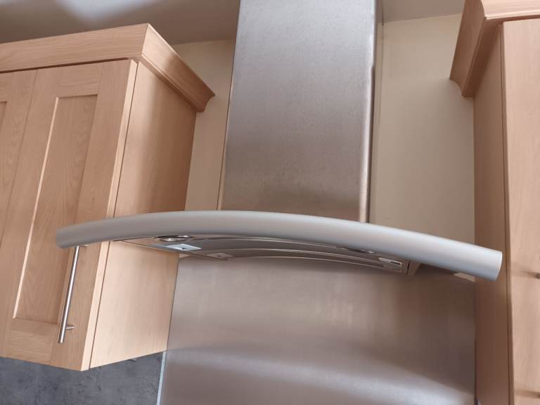 Chimney style extractor hood