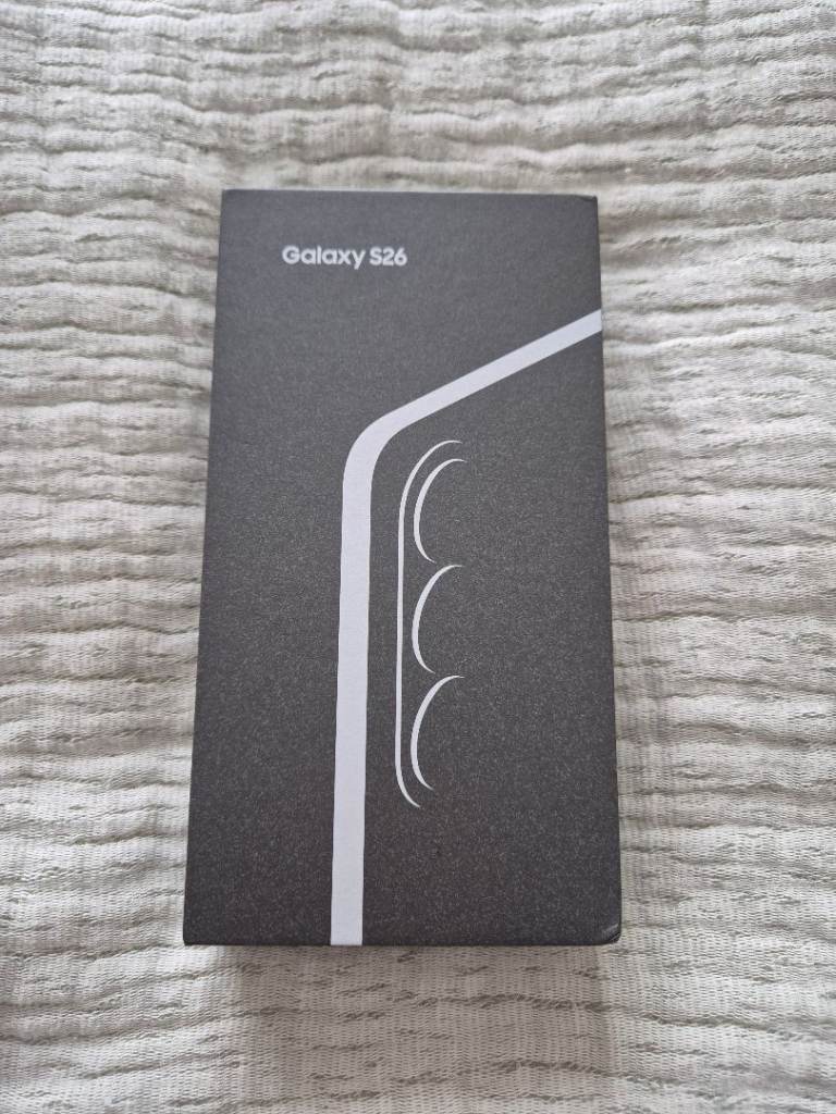 Samsung S26 256GB, new sealed + free new tablet