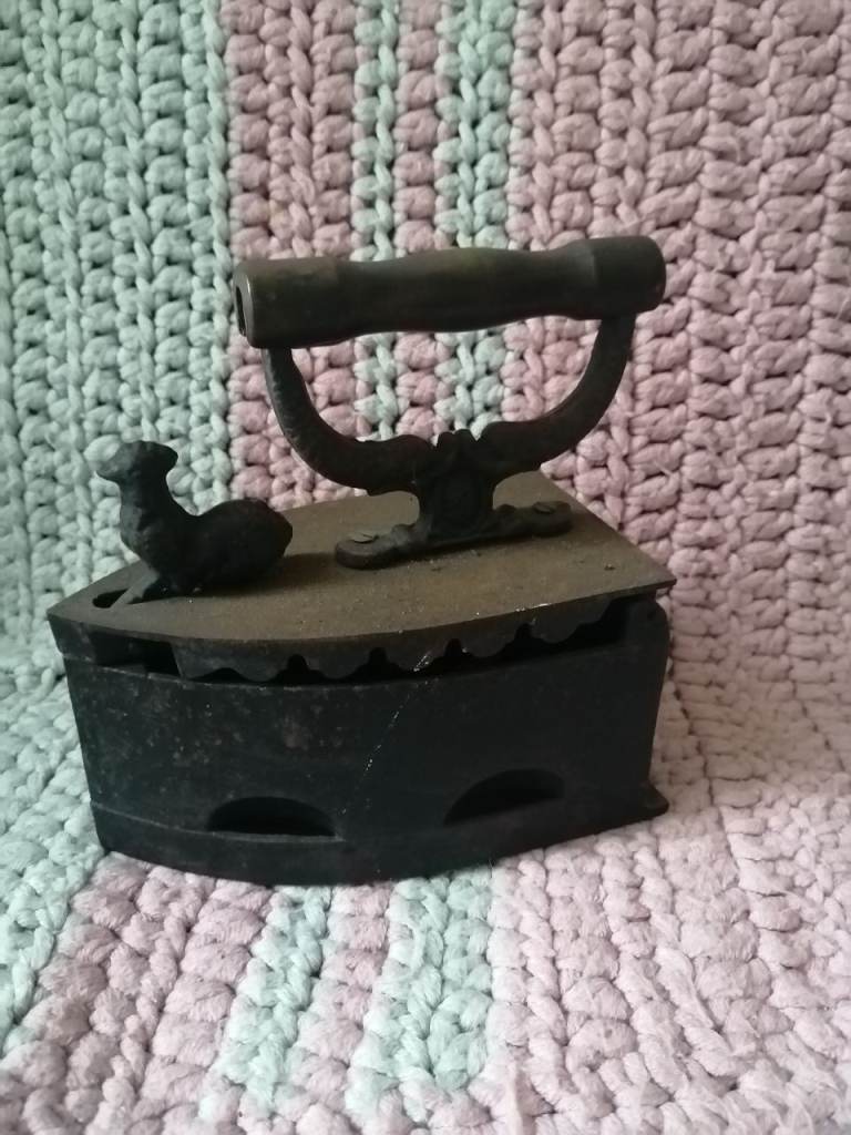 Vintage cast iron, (sad iron) 
