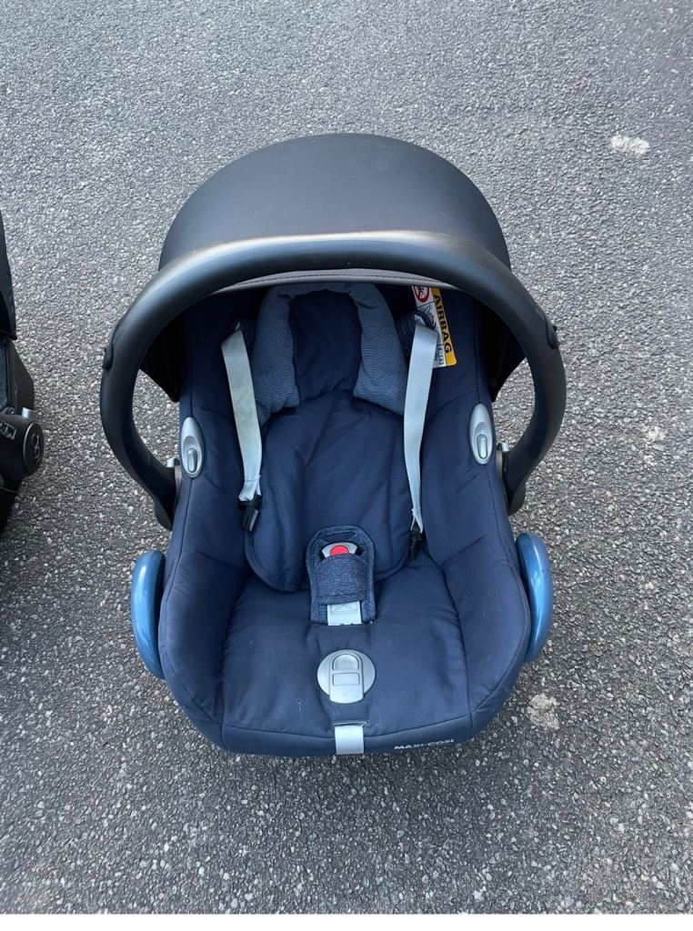 Maxi Cosi Cabrio Fix Car Seat Navy Blue 