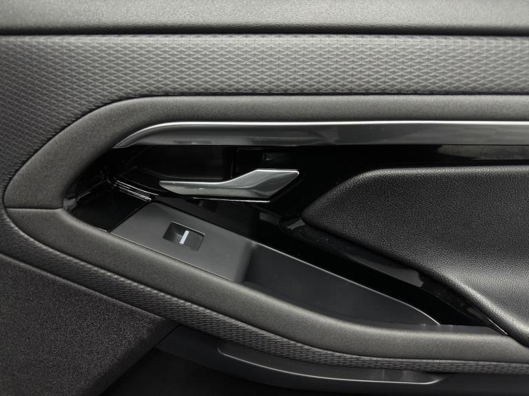 2019 Land Rover Range Rover Evoque 2.0 D180 R-Dynamic S Auto 4WD Euro 6 (s/s) 5dr ESTATE Diesel A...