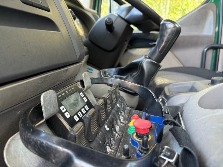  2015 DAF LF 55.220 DROPSIDE EURO 6 WITH HMF 1210 CRANE 