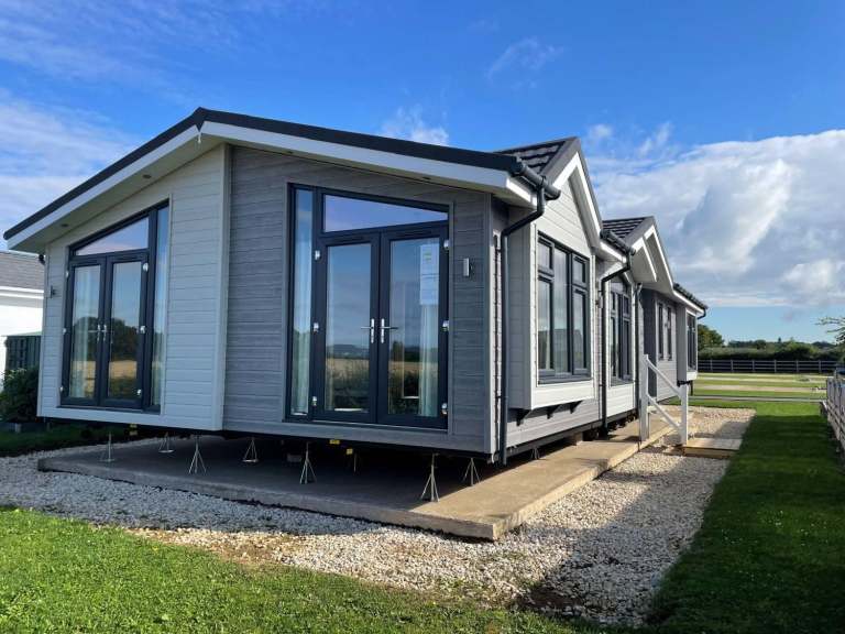 Willerby Delamere in Broadway  - Lodge / Caravan 