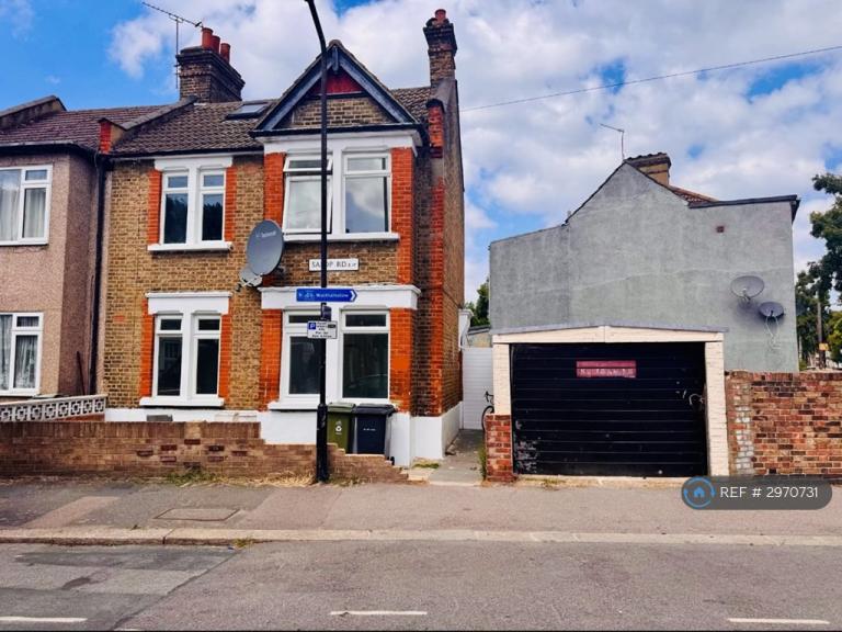 2 bedroom flat in Salop Road, London, E17 (2 bed) (#2970731)