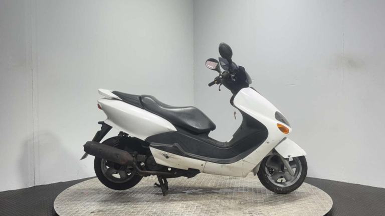 Yamaha Majesty YP 1999 21K SPARES OR REPAIR LEARNER 125CC PROJECT BIKE SCOOTER