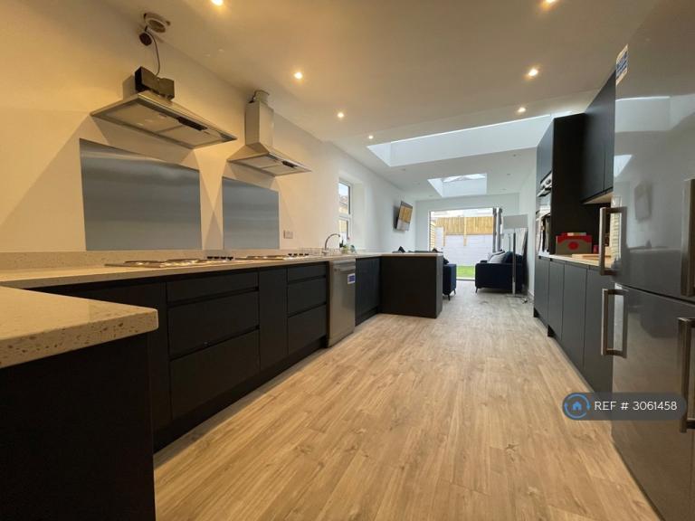 1 bedroom in Queens Road, Portsmouth, PO2 (#3061458)