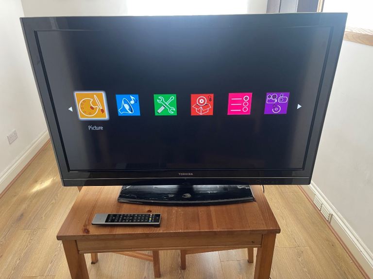 Toshiba tv 40 lcd full hd 20£