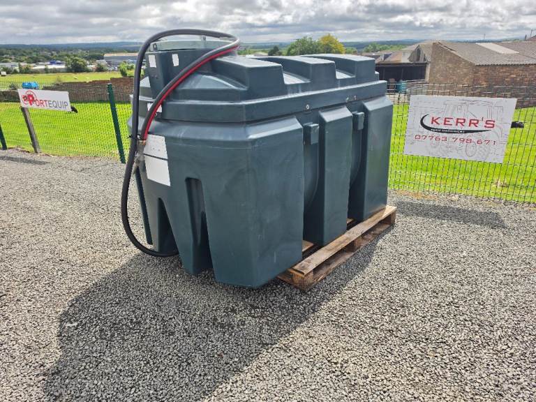 Titan 1300 litre bunded diesel storage tank with filling hose & nozzle tractor digger 