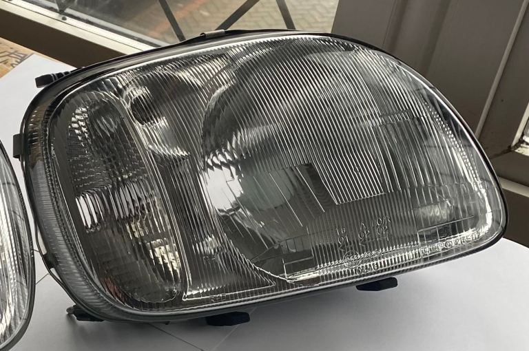 Nissan micra k11 front Right side Head light