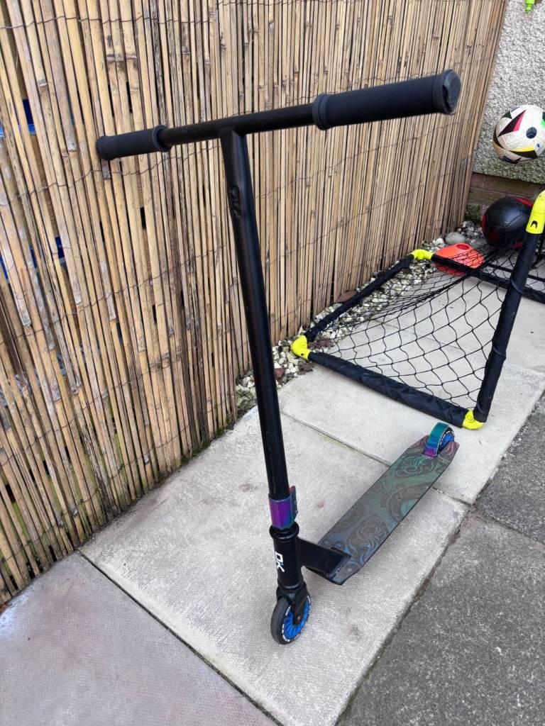 Stunt scooter