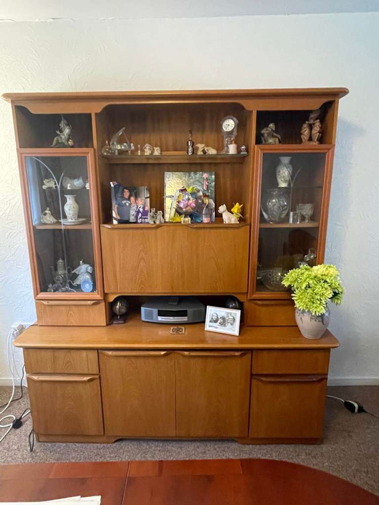 Large Wooden Display Unit / Welsh Dresser – Excellent Condition