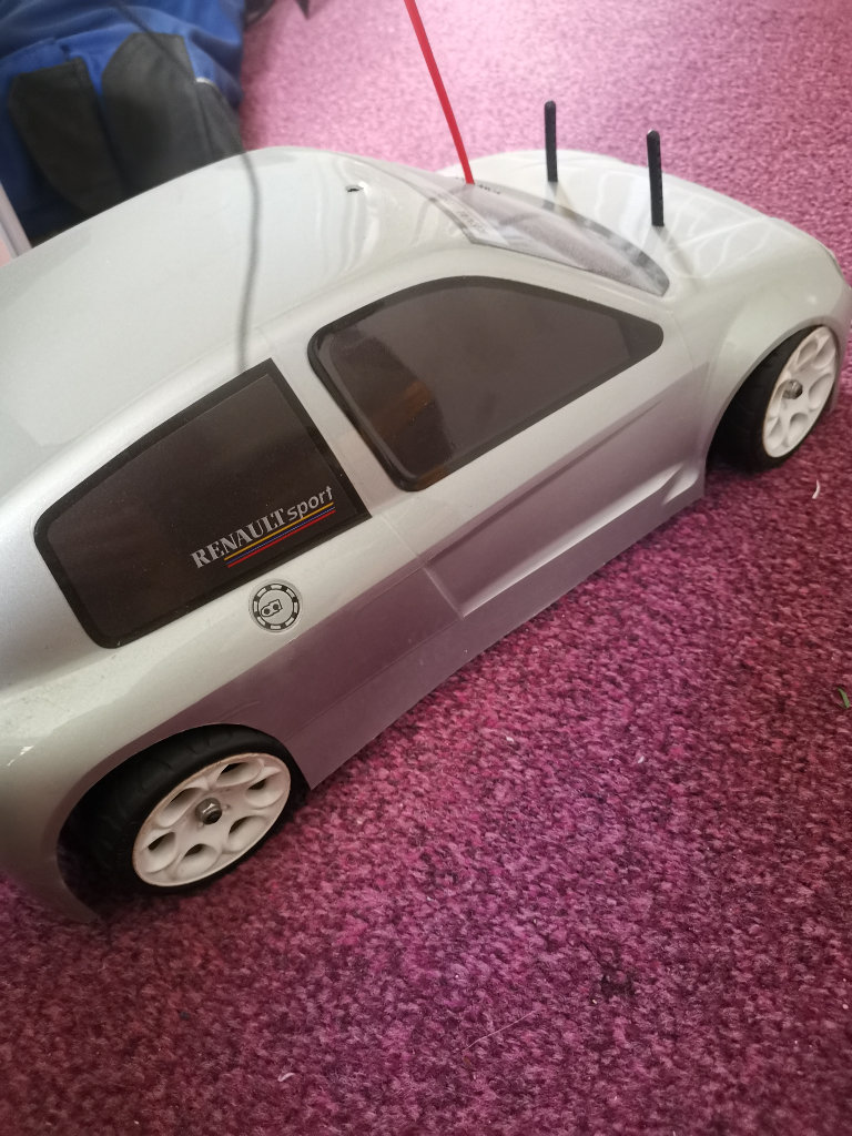 Fully refurbished RC Nitro car X2 Shells 