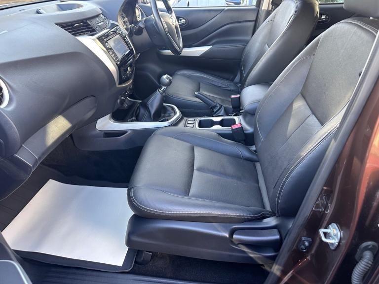 2018 Nissan Navara Double Cab Pick Up Tekna 2.3dCi 190 4WD PICK UP Diesel Manual