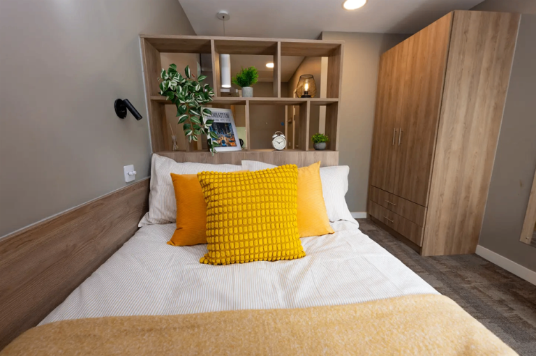 Tenancy takover needed (Student accomodation at the Combworks, Aberdeen)