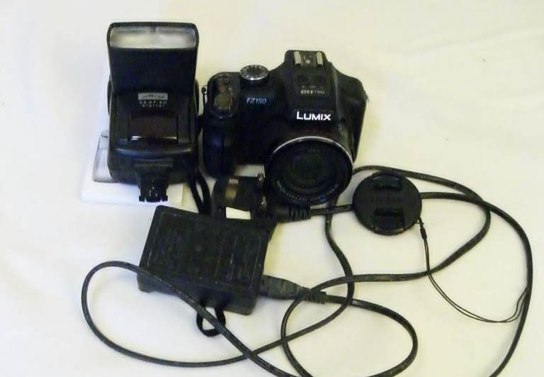 Panasonic Lumix FZ-150 Bridge style digicam outfit