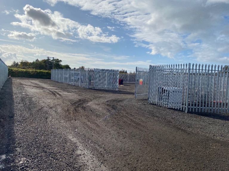 Builders yard to rent 