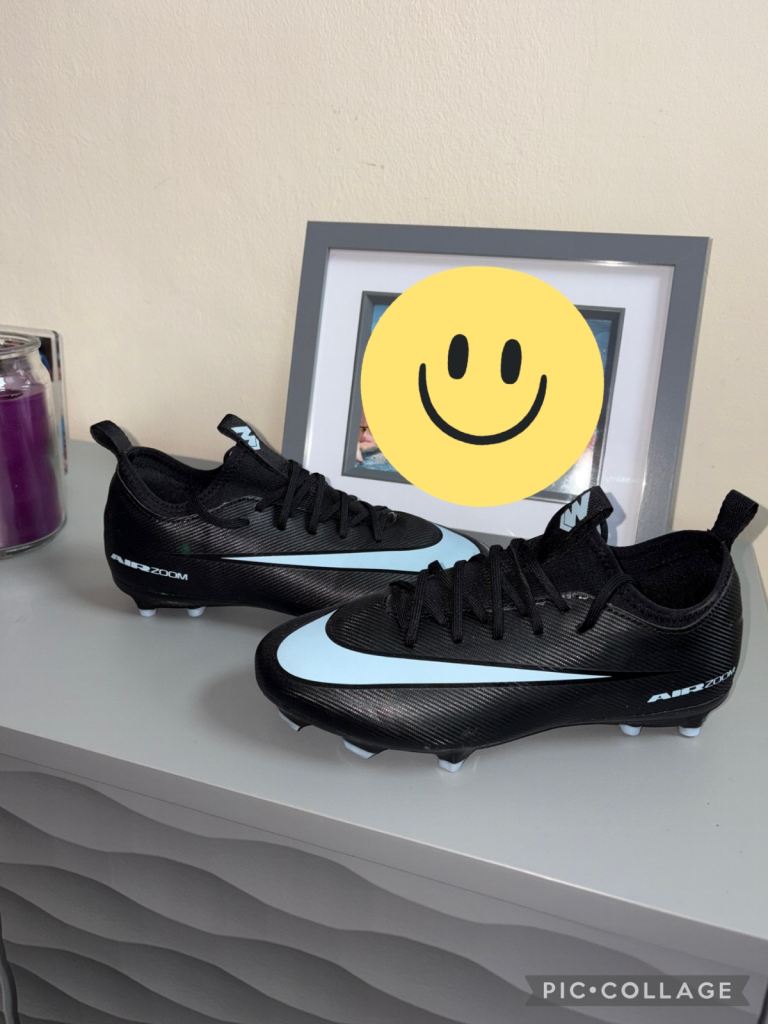 Kids Nike football boots NEW 