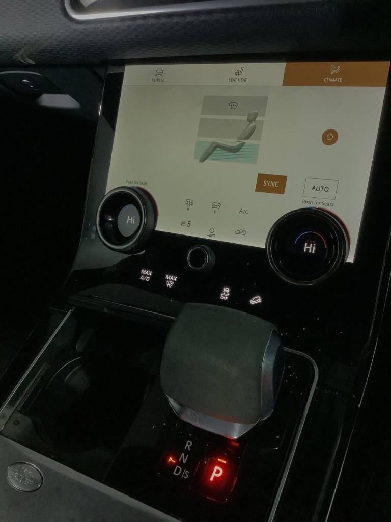 2021 Land Rover Range Rover Velar 2.0 D200 MHEV R-Dynamic S SUV 5dr Diesel Auto 4WD Euro 6 (s/s) ...