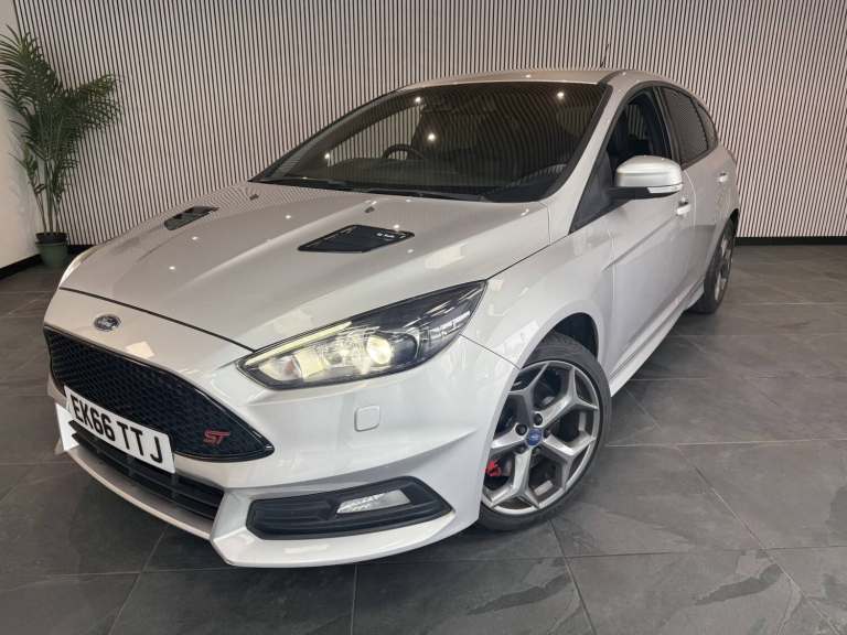 2016 Ford Focus 2.0 TDCi ST-3 Hatchback Diesel Manual