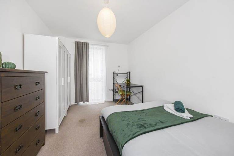 ✨ SPACIOUS DOUBLE ROOM | CANARY WHARF E14 | £950 ALL IN ✨