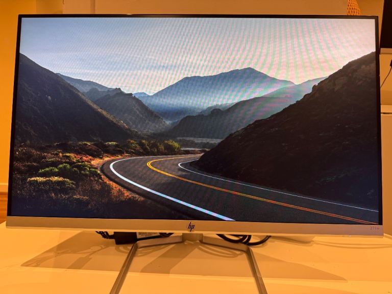 HP 27fw 27-inch Display Monitor + VESA mount