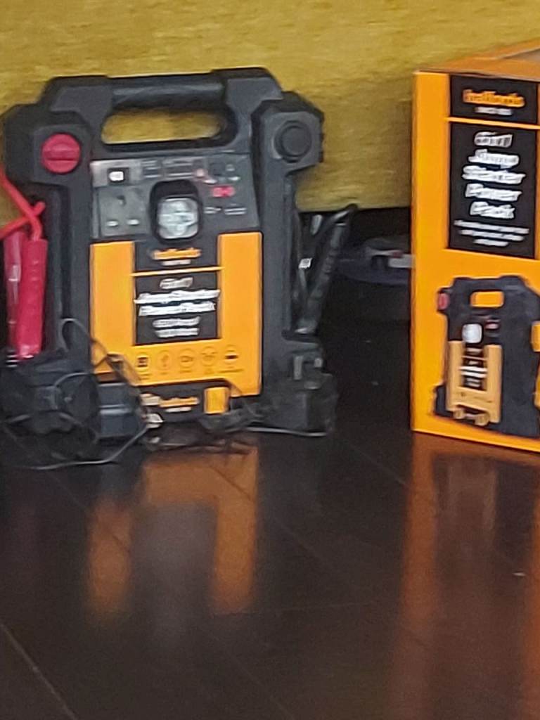 Halfords 6 in one jump starter power pack