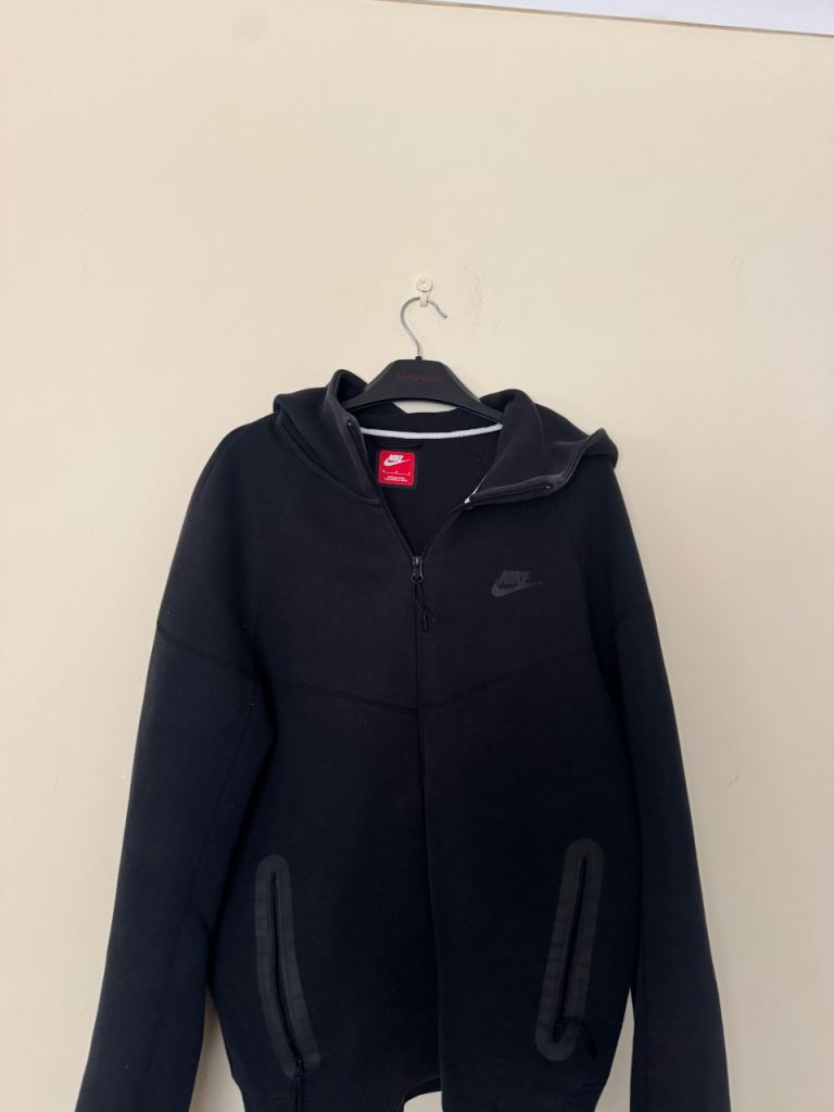 Nike Black Tech Fleece Hoodie - Men's Size M, Good Condition